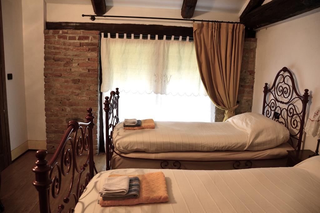 Agriturismo La Pieve Dogliani Cameră foto